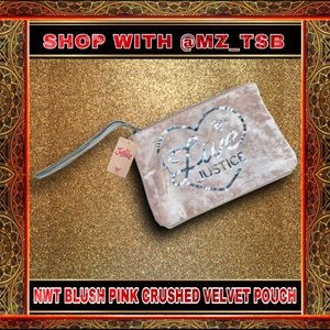 🌺⚪️🌺 🆕 NWT BLUSH PINK CRUSHED VELVET POUCH 🌺⚪️🌺